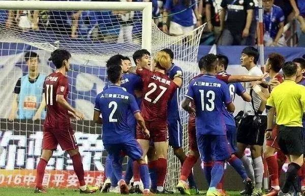 沪上德比最新比赛,上海滩德比一触即发谁是沪上老大