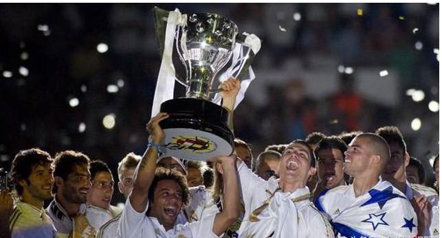 齐祖动真格了！银河战舰豪阵屠西甲冠军阻击者，提前宣判巴萨死刑