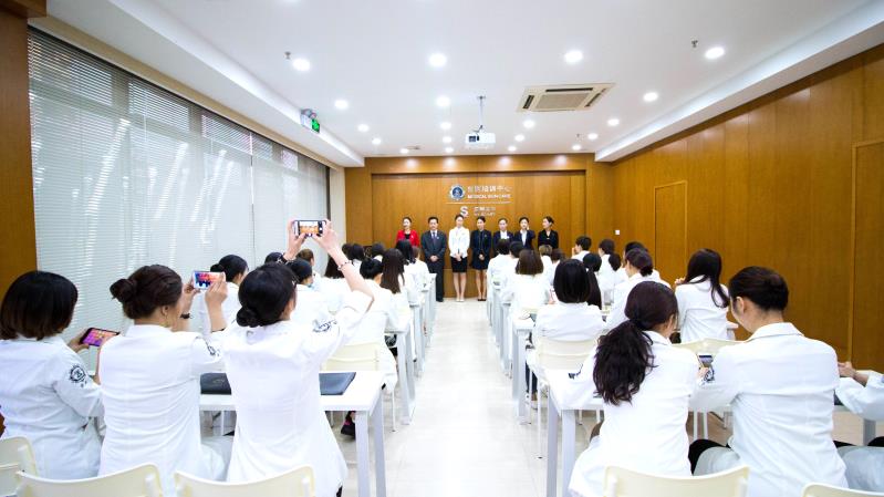 S庆熙美*联学**合办学：激光美容全新的美容培训课程