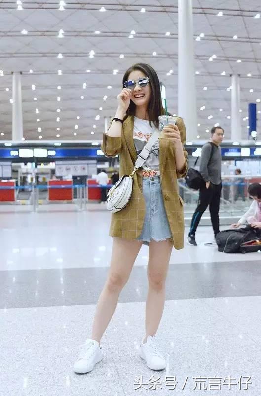 今年最火的4条半裙优雅又时髦,牛仔半裙时髦点配什么鞋好看