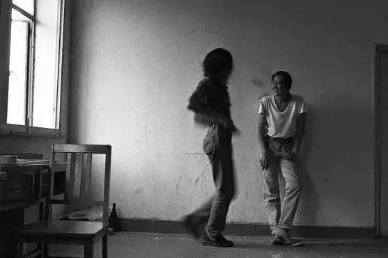 与窦唯相爱相杀十年的她，用记录了中国那个不朽的摇滚时代