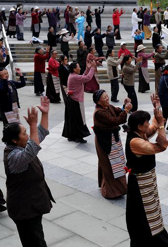 楂樻捣鎷斿湪瑗胯棌鎬庝箞鍋ヨ韩,楂樻捣鎷旂殑瑗胯棌鎬庝箞鍋ヨ韩
