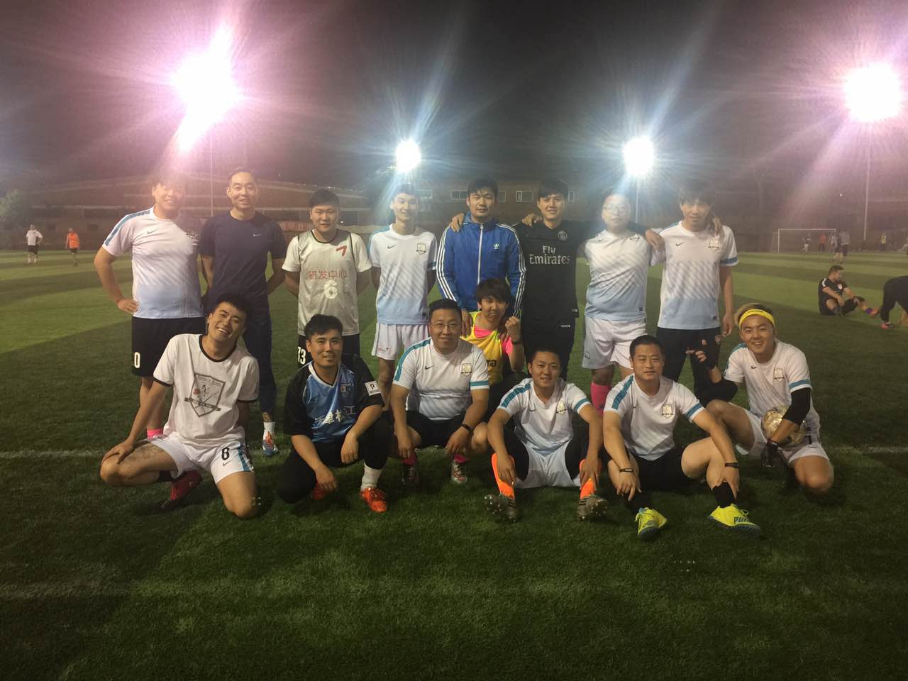 刀剑玫瑰！草根中一支快乐小球队~