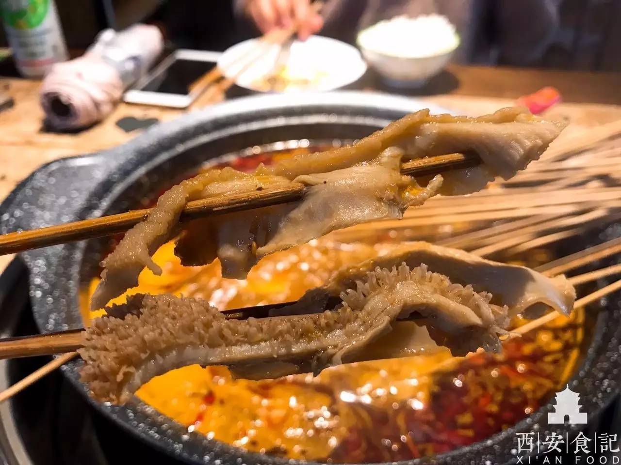 老字号的串串店太惊艳了来撸串啊,这家串串又好吃又便宜