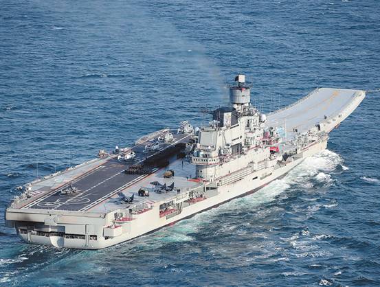 福特级航母有几个足球场大,第三艘航母有多少个足球场大