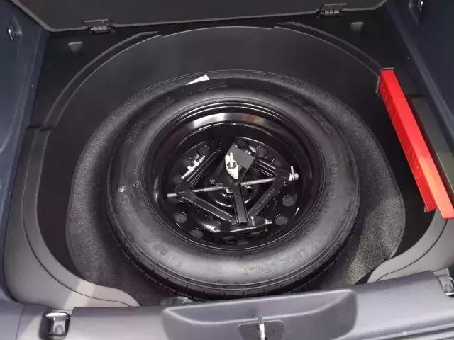 2017jeep自由光内饰功能,2017款jeep自由光可以播放视频