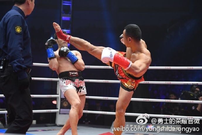 播求被日本选手ko的比赛,播求打嘲讽他的人