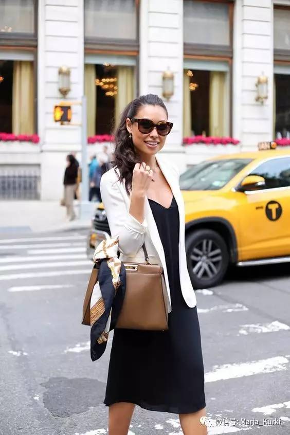 丝巾如何修复包带,丝巾护包的正确方法