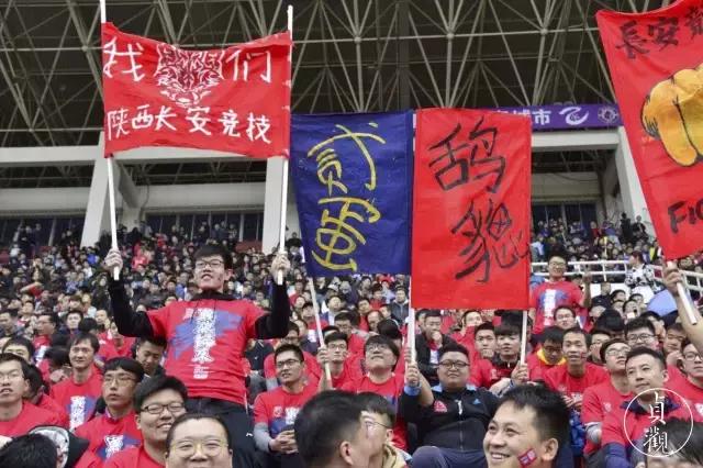 足球圣朱雀,圣朱雀与足球队