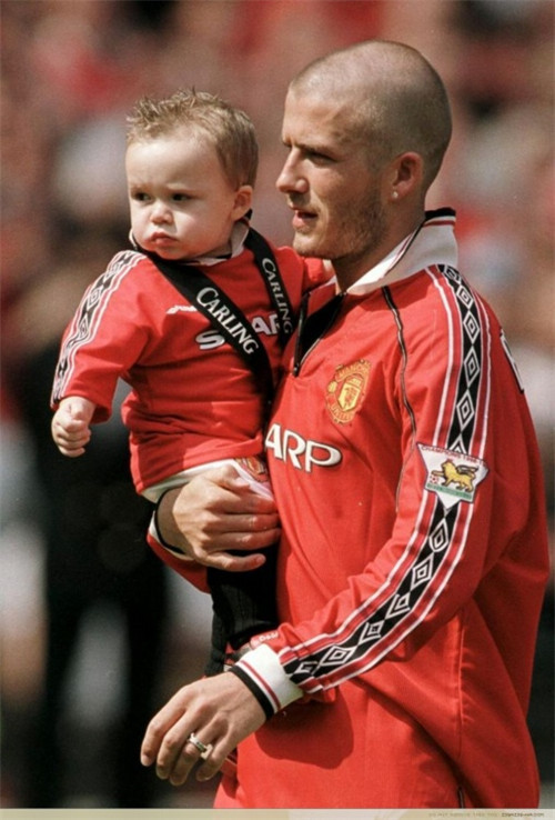 论“重女轻男”我只服贝克汉姆，看他家的三个儿子都成了摆！设！