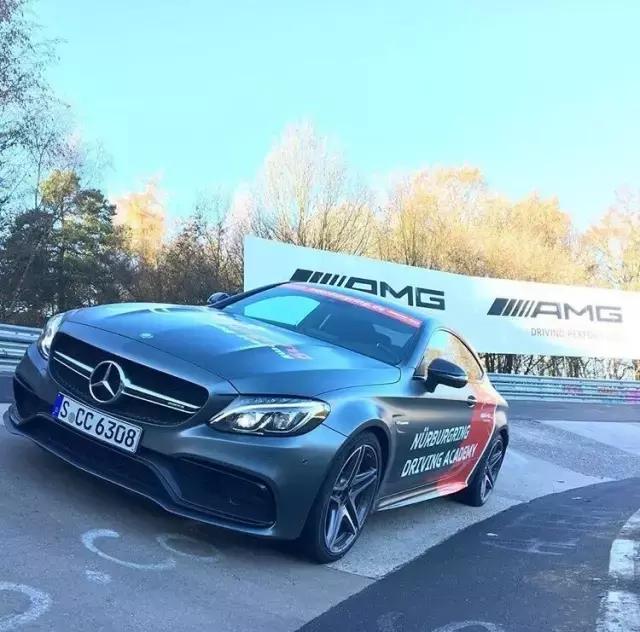 秋名山车神实现你的理想,怎么当一个合格的秋名山车神