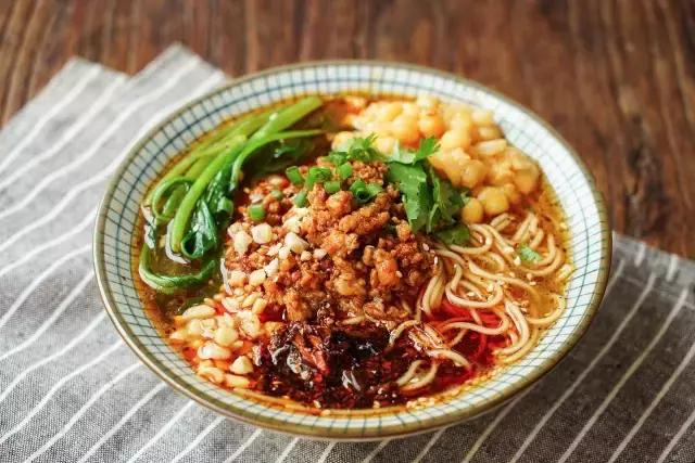 它叫小面，从此没有面敢叫大面