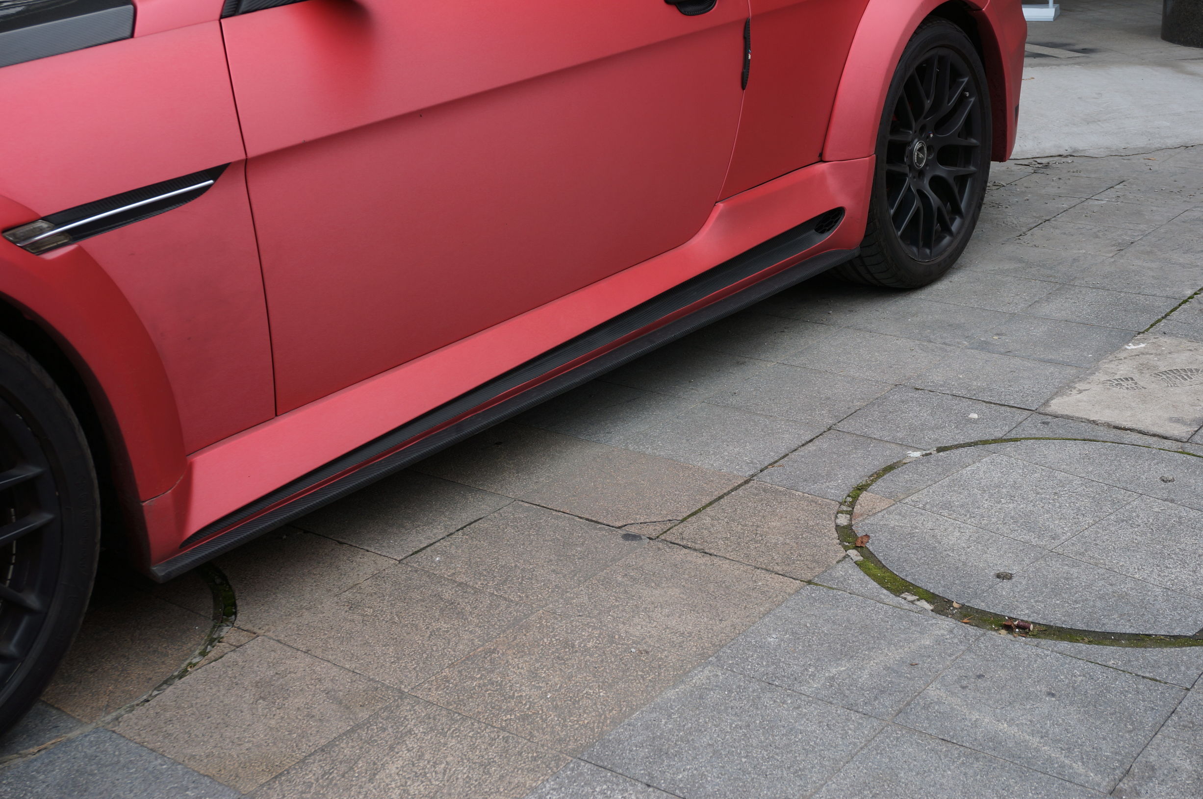 换了轮毂边缘突出,换了轮毂轮胎外凸