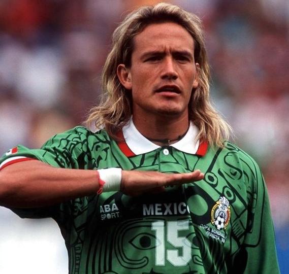 足坛主教练和队长发型,足坛长头发教练