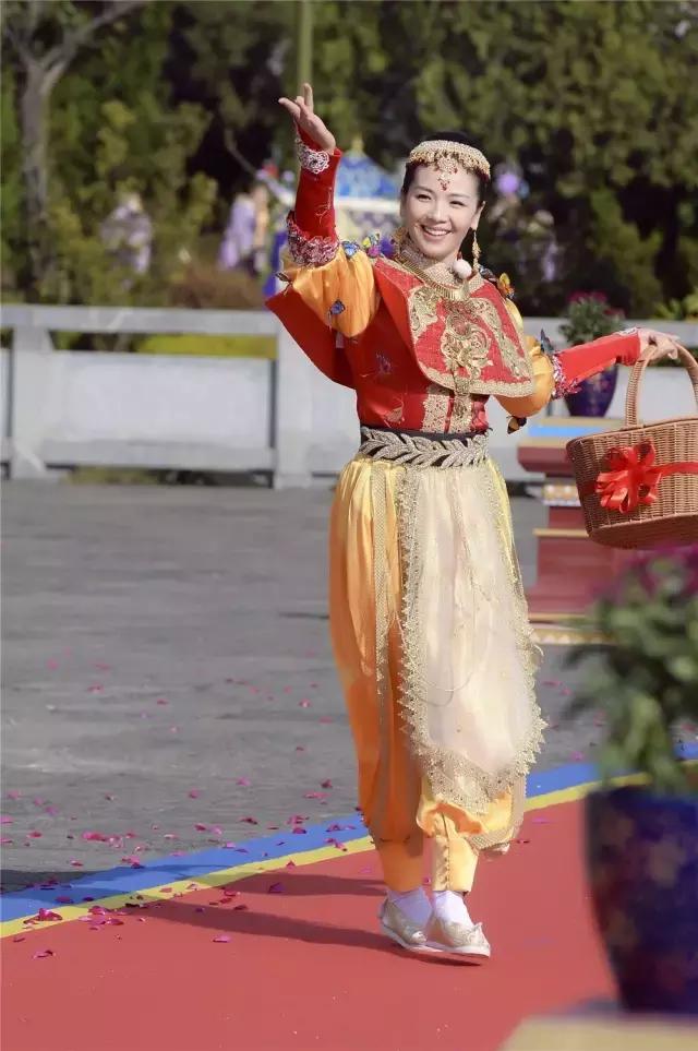 鹿晗忍不住对热巴放大招，逼问热巴“初吻”给了谁？！