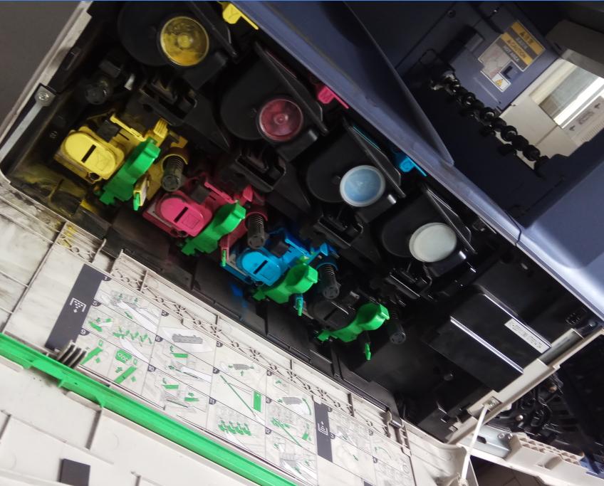 夏普3114复印机第二纸盒总是卡纸,复印机卡纸剩一点出不来