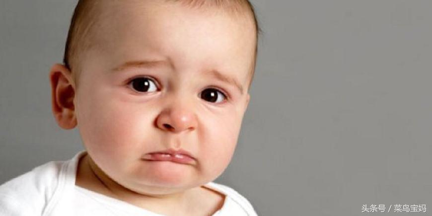 吐奶容易导致宝宝窒息吗,宝宝吐奶是不是意味着不饿