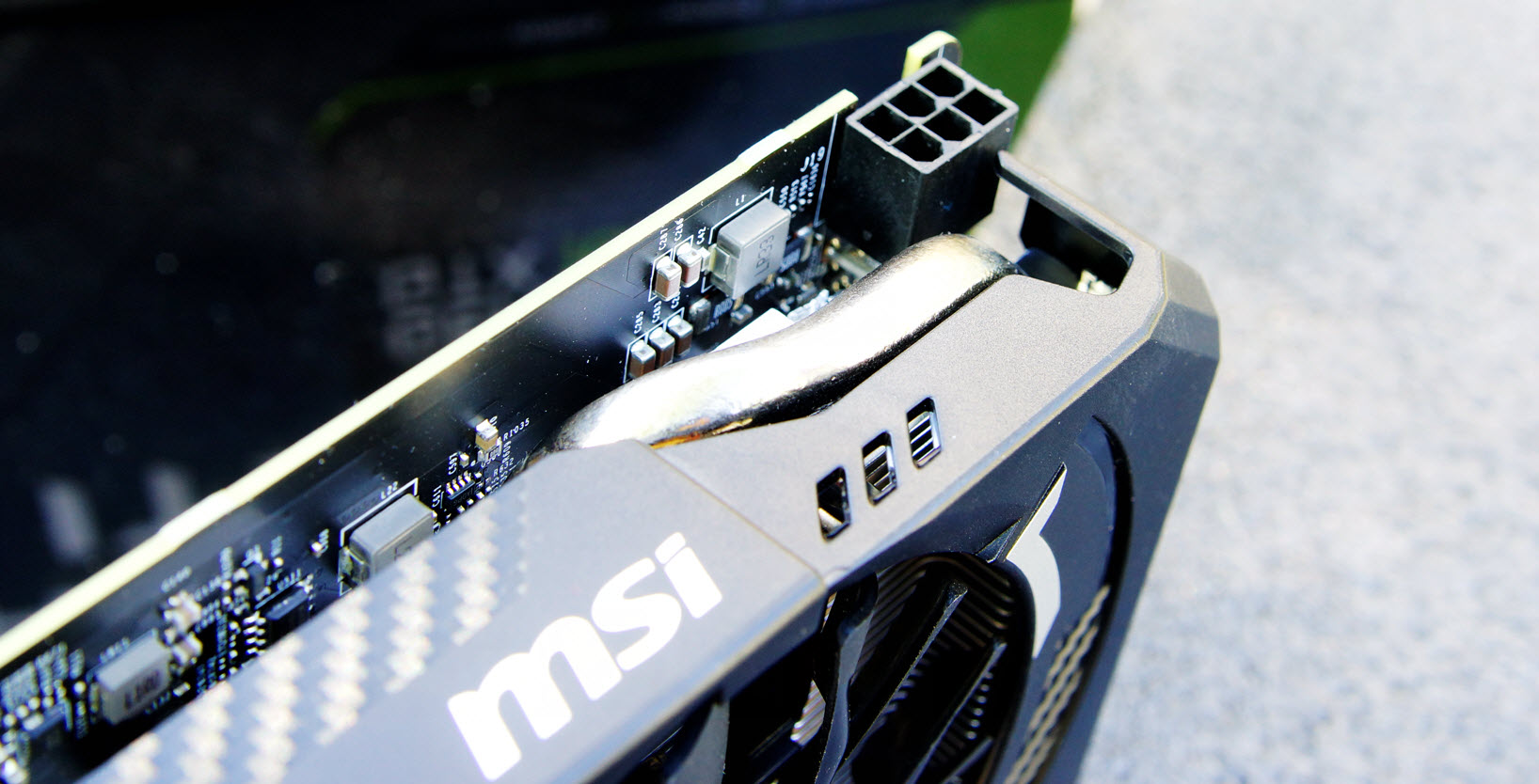 如何配置一台性价比高的游戏主机,电脑主机7000到8000