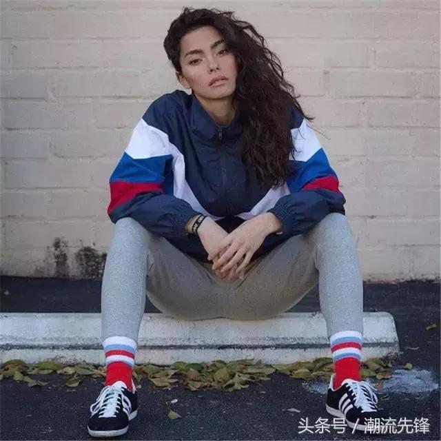 潮牌vetements夹克,潮牌vetements满印白