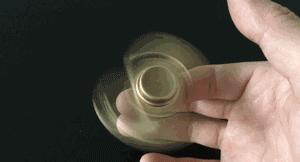 十个孩子八个玩，指尖陀螺为什么这么火？