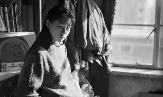 与窦唯相爱相杀十年的她，用记录了中国那个不朽的摇滚时代