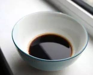 飞蚁飞进屋要下大雨了吗,飞蚁为啥要飞进屋子