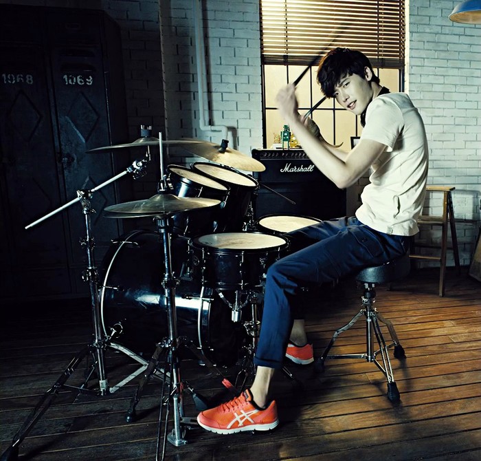 “最帅校草”李钟硕最爱运动鞋明星大咖演绎时尚运动风