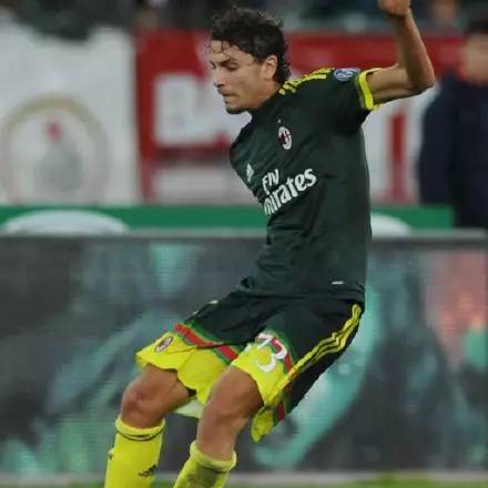 ［综述］今日新闻点滴之20160218——三十年贝氏米兰