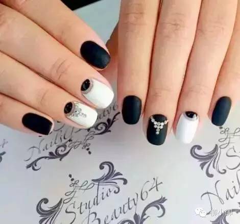 红绿搭配的美甲新年,同学会装b的最高境界