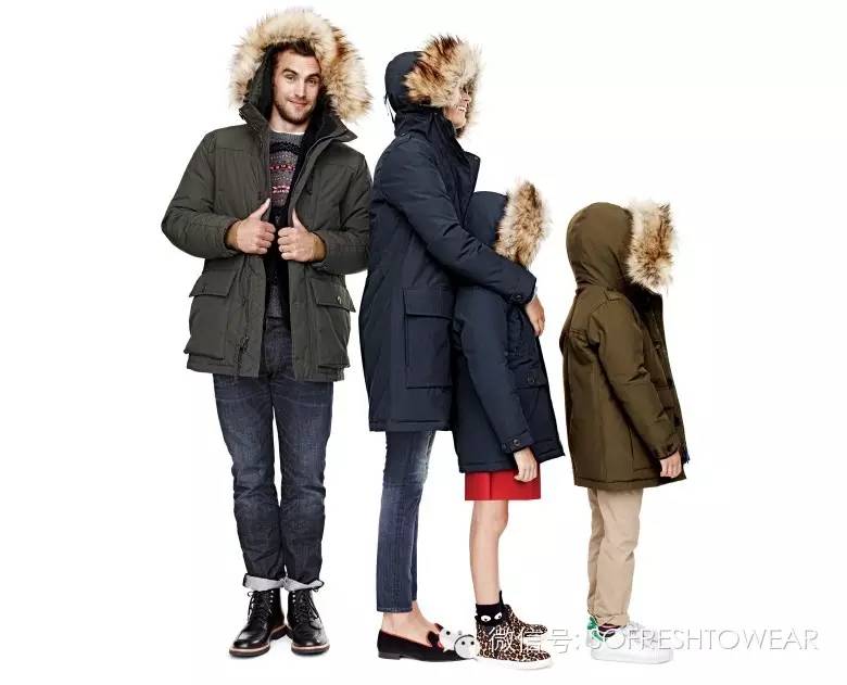 爆款羽绒服谁穿都好看,冬天穿什么颜色的羽绒服最好看