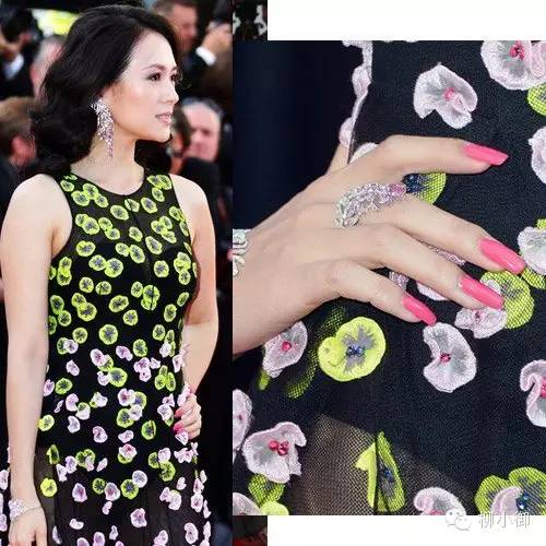 红绿搭配的美甲新年,同学会装b的最高境界