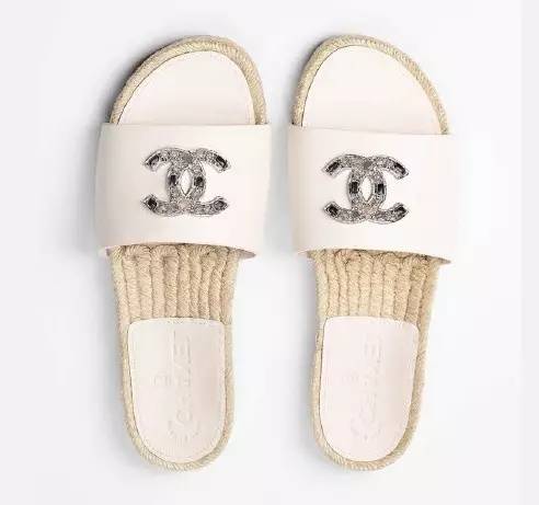 蕾哈娜新鞋,蕾哈娜的水晶鞋