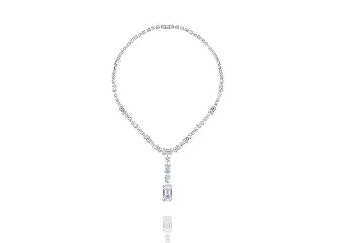 范冰冰全程陪伴,范冰冰踏上戛纳红毯的那一刻