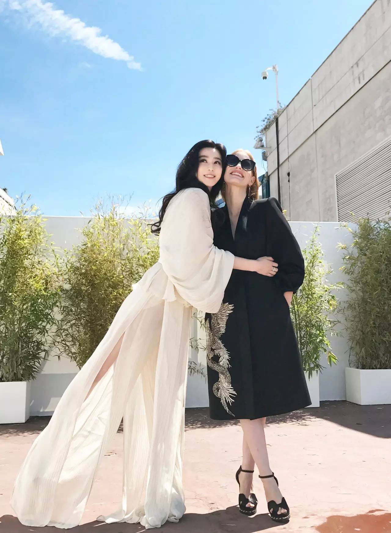 范冰冰全程陪伴,范冰冰踏上戛纳红毯的那一刻