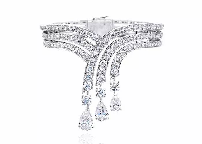 范冰冰全程陪伴,范冰冰踏上戛纳红毯的那一刻