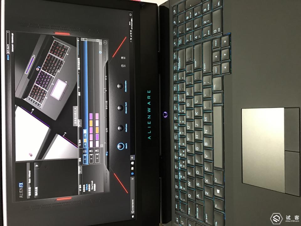 真的是实现了小时候的梦想啊，我大alienware真的是太酷炫了