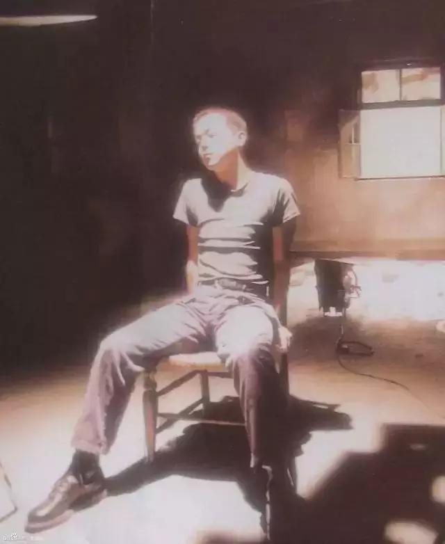 与窦唯相爱相杀十年的她，用记录了中国那个不朽的摇滚时代