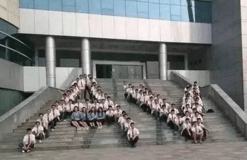 十条笑话：办公室的女人打赌：用同一套问题，打电话问她们的男人