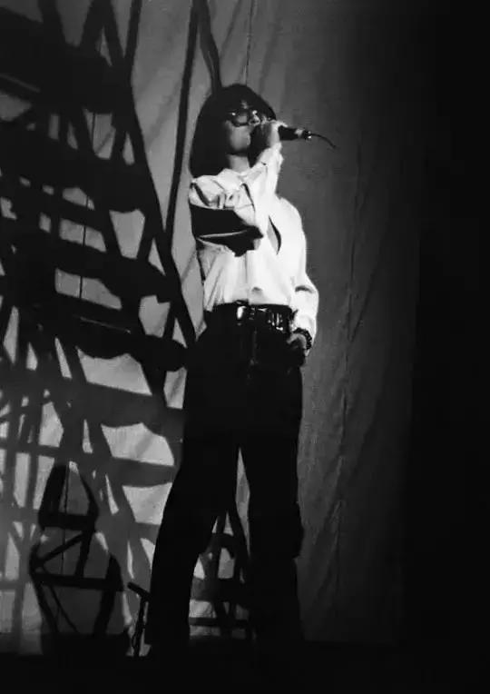 与窦唯相爱相杀十年的她，用记录了中国那个不朽的摇滚时代