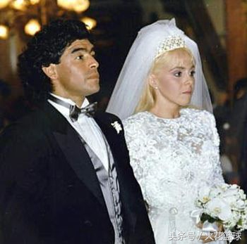 马拉多纳真实生活照,57岁马拉多纳与小女友