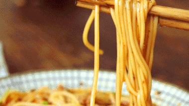 它叫小面，从此没有面敢叫大面