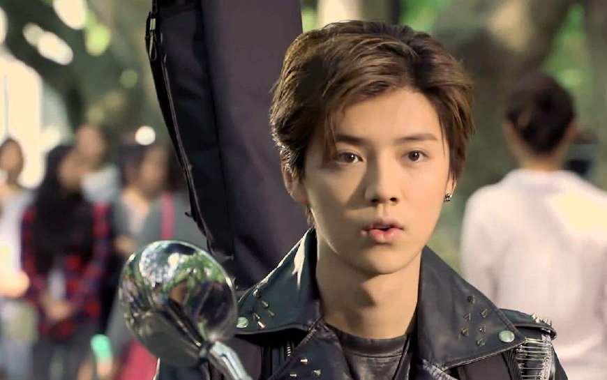 鹿晗小时候真可爱,鹿晗第一部电影