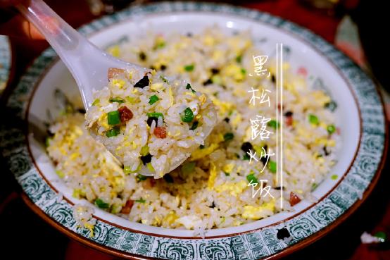 昆明美食蜂蜜辣子鸡,昆明辣子鸡尖椒鸡