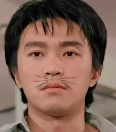 带你们看星爷年轻到老的照片,星爷年轻时图片