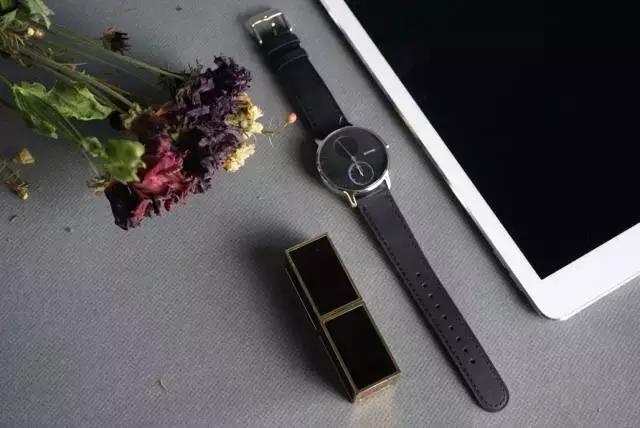 一块手表,手表可切换模式