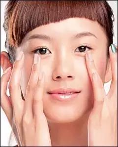 探讨一下眼霜到底有没有必要涂呢,你的眼霜用对了吗眼部护理