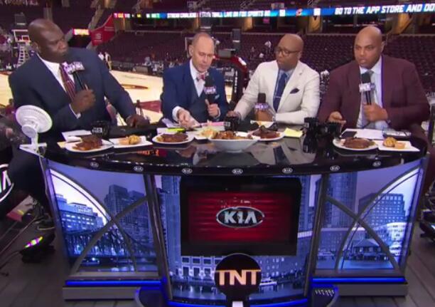 奥胖飞猪互怼，巴特尔躺枪：论打架，他才是天纵神武，无人超越