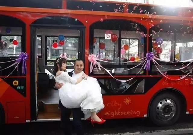 老公虽然穷但是很快乐,老公说没有钱婚礼一切从简