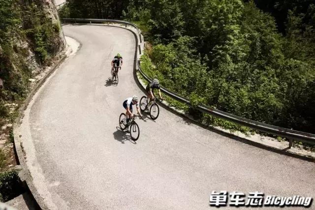 夏天开车怎样预防中暑,夏天骑车怎么防止中暑脱水