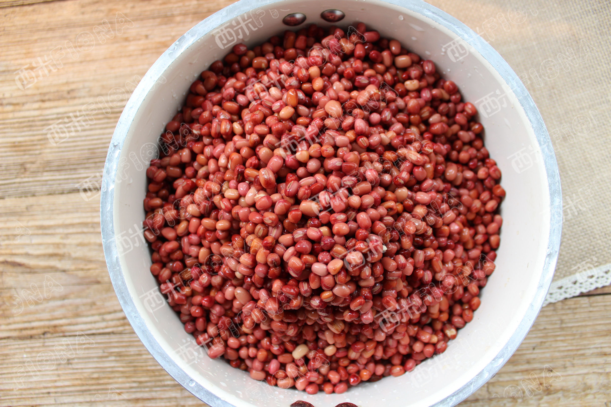 红豆包粽子的正确方法,端午节做粽子用红豆怎么做